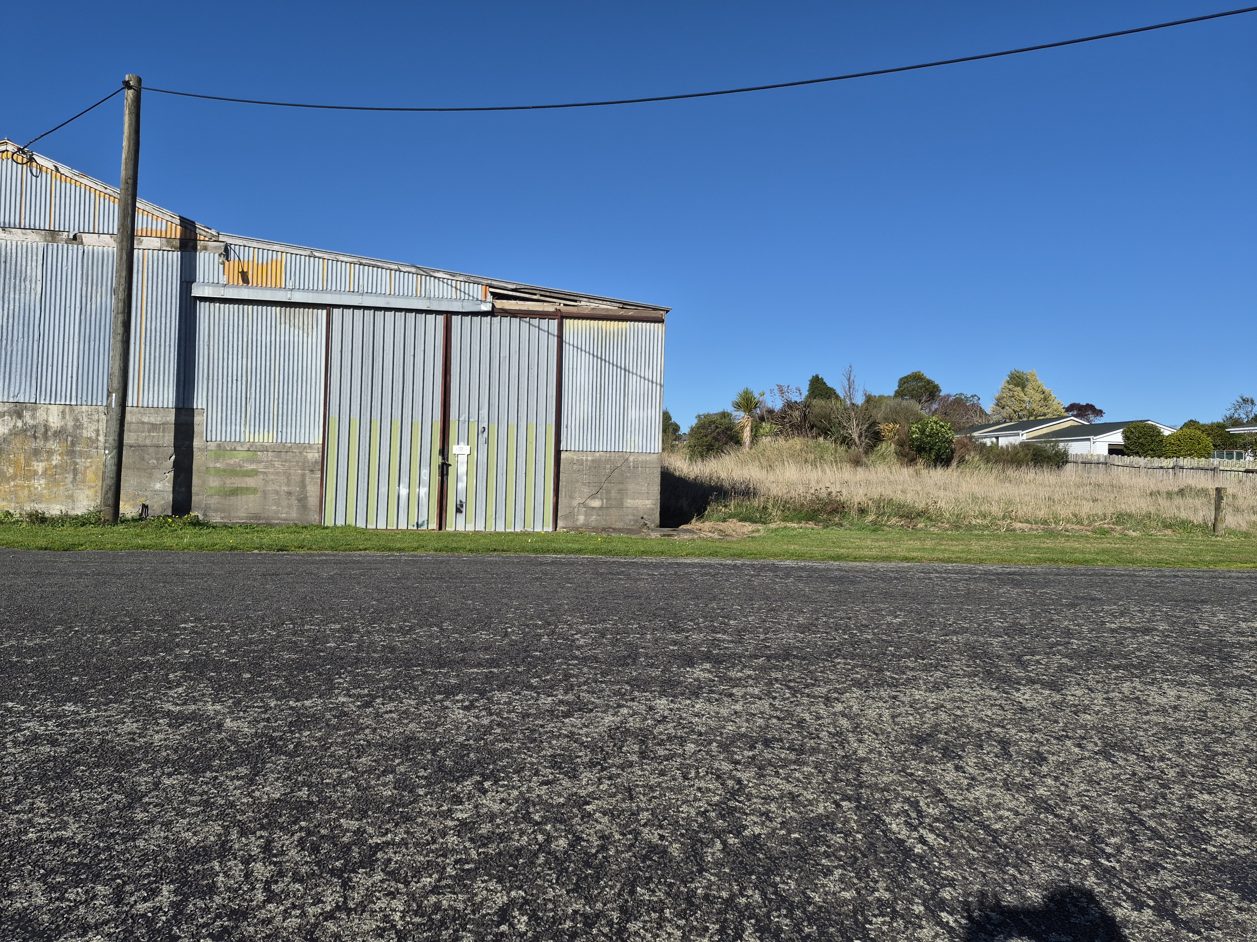 Large lockup workshop lower North Island