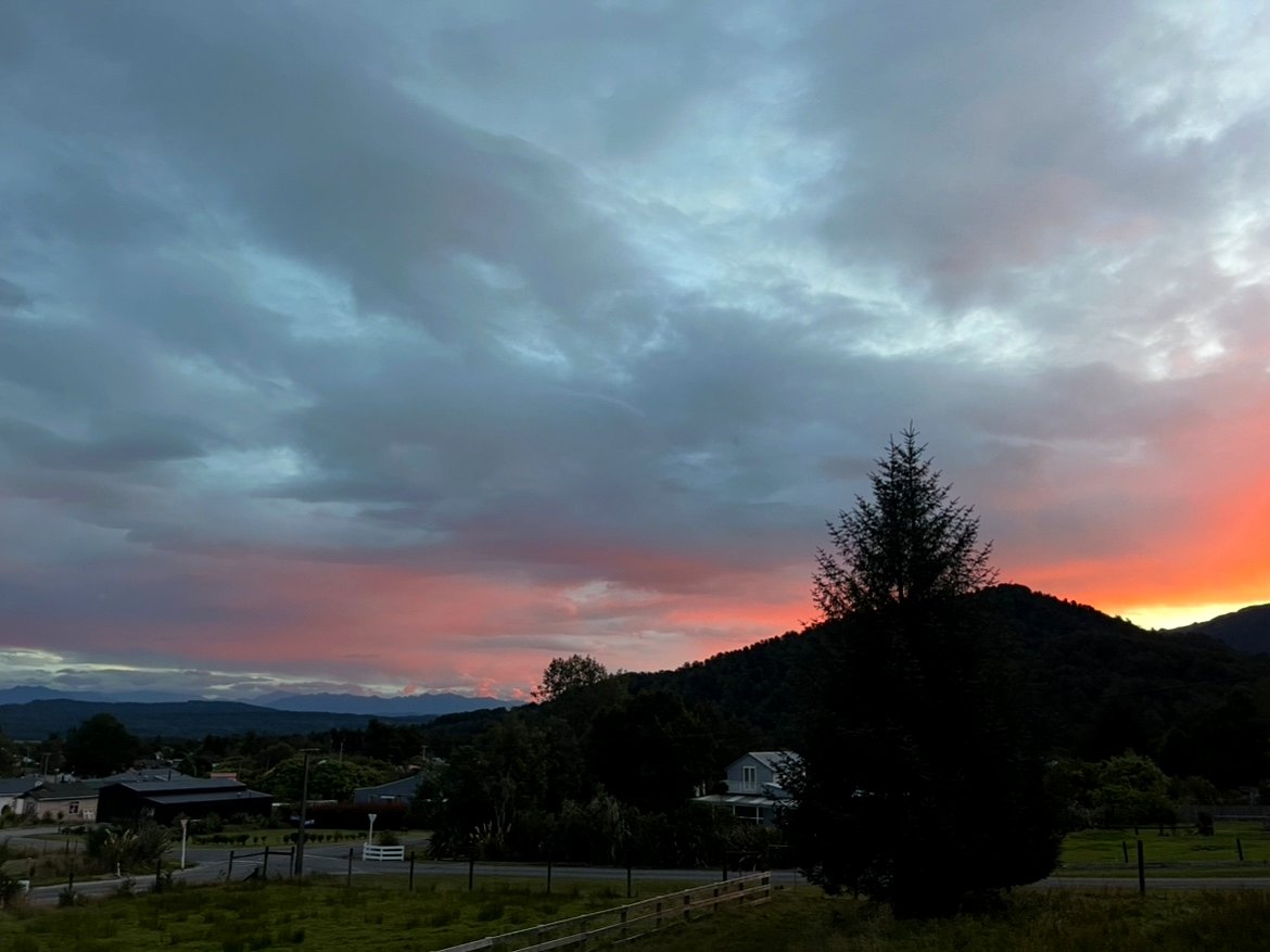 Quiet spot in a historic town with mountain views. photo 2