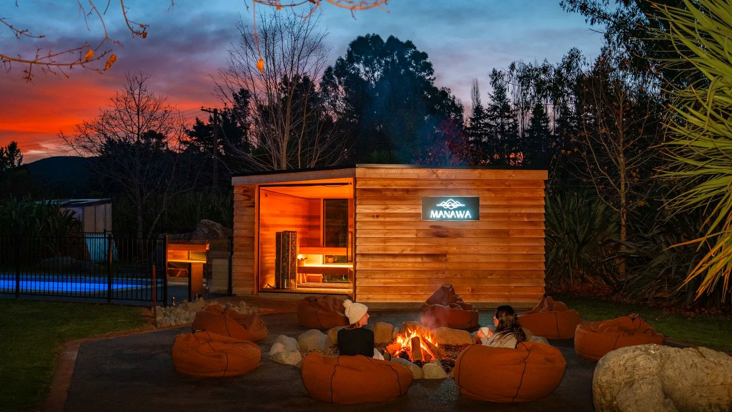 A pod for two, or the whole retreat photo 5