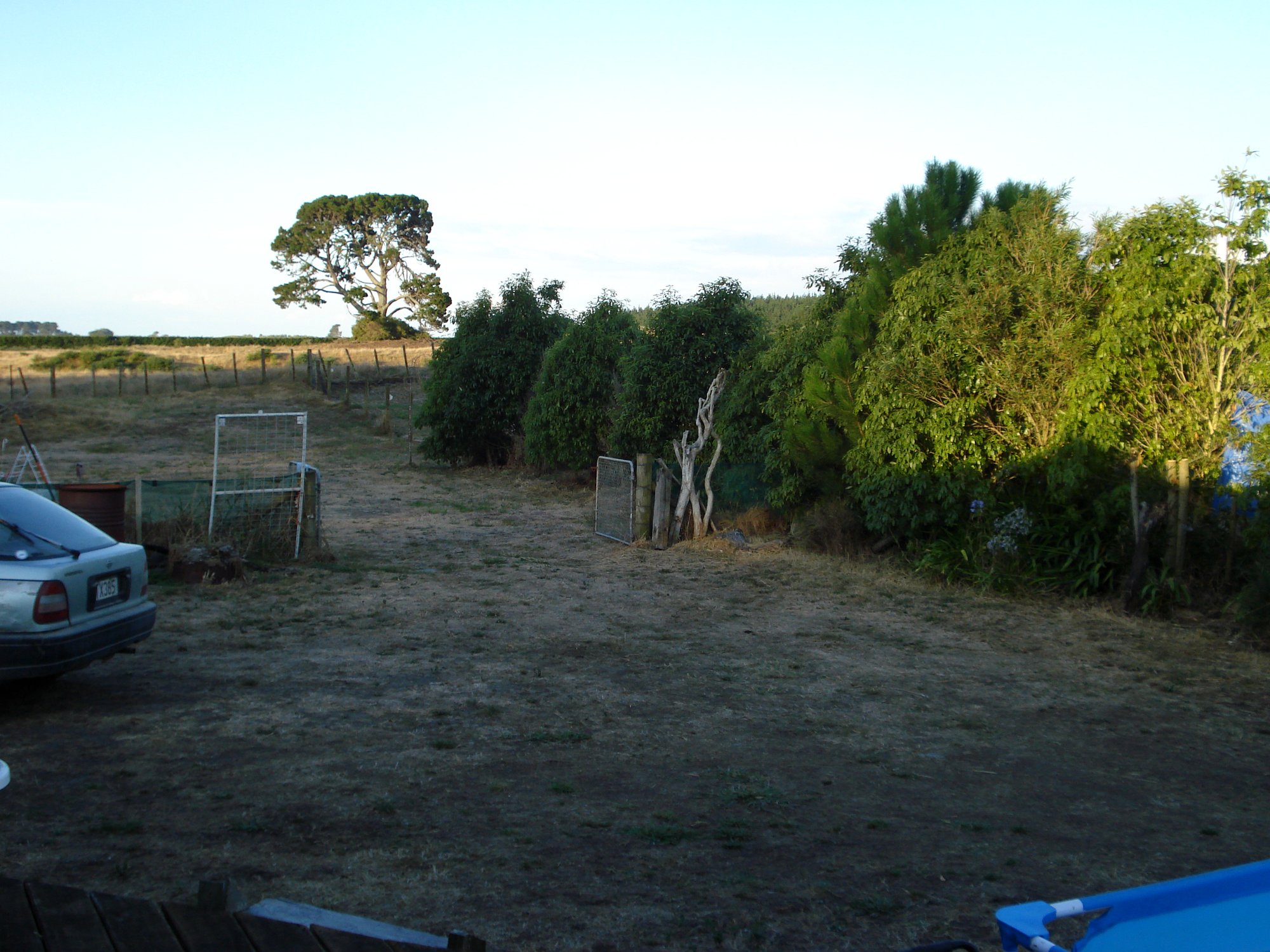 Rural, peaceful, handy to amenities. Safe. photo 2