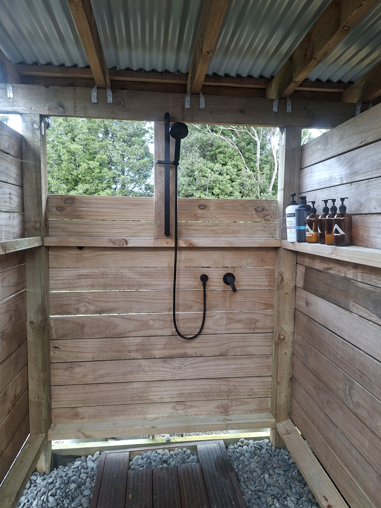 Sea views, hardstand area, power, water and starlink access. photo 4