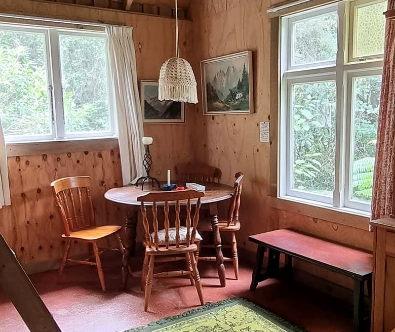 Love Shack off-grid cabin, Little River photo 5