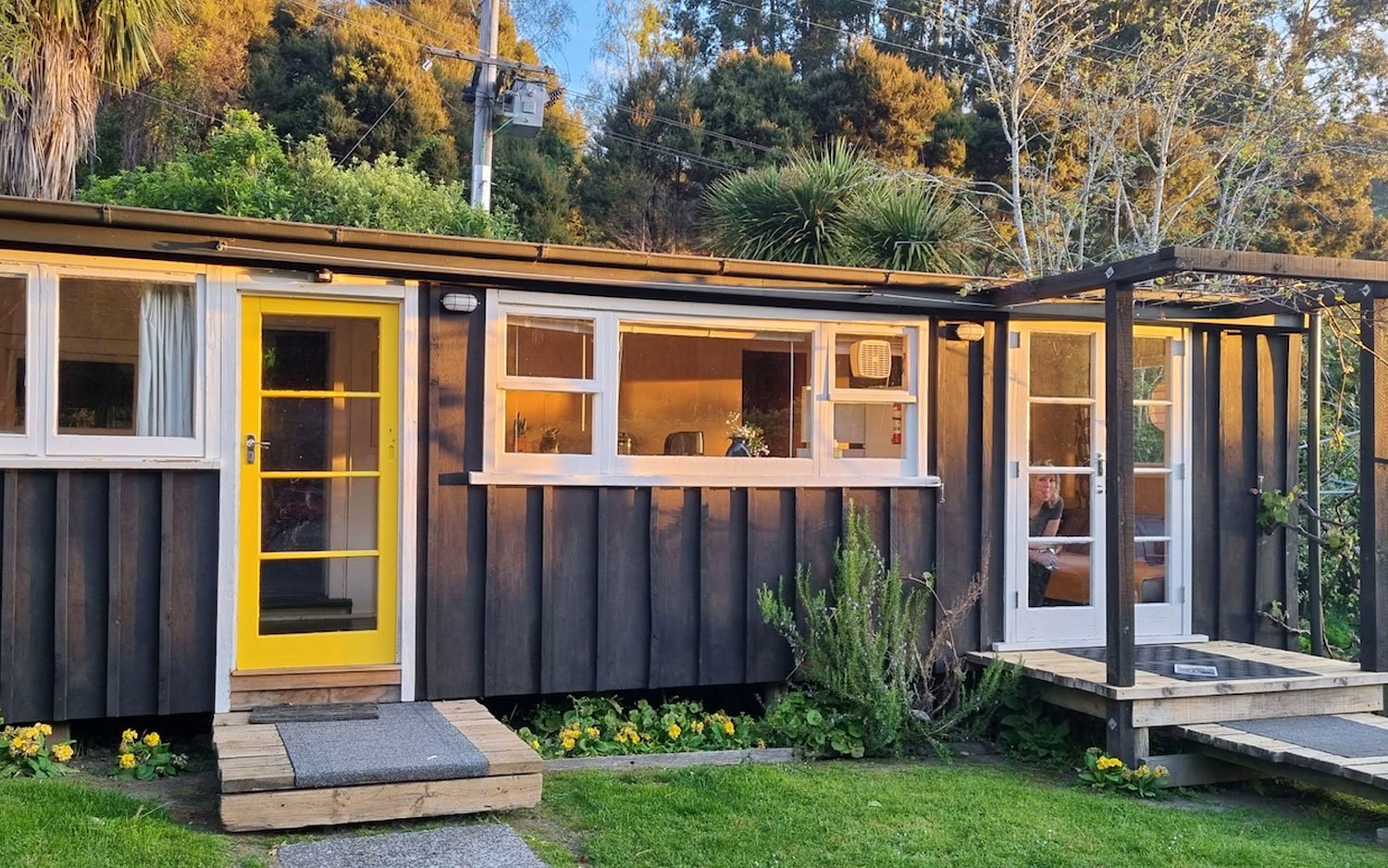 Kowhai cabin, Little River