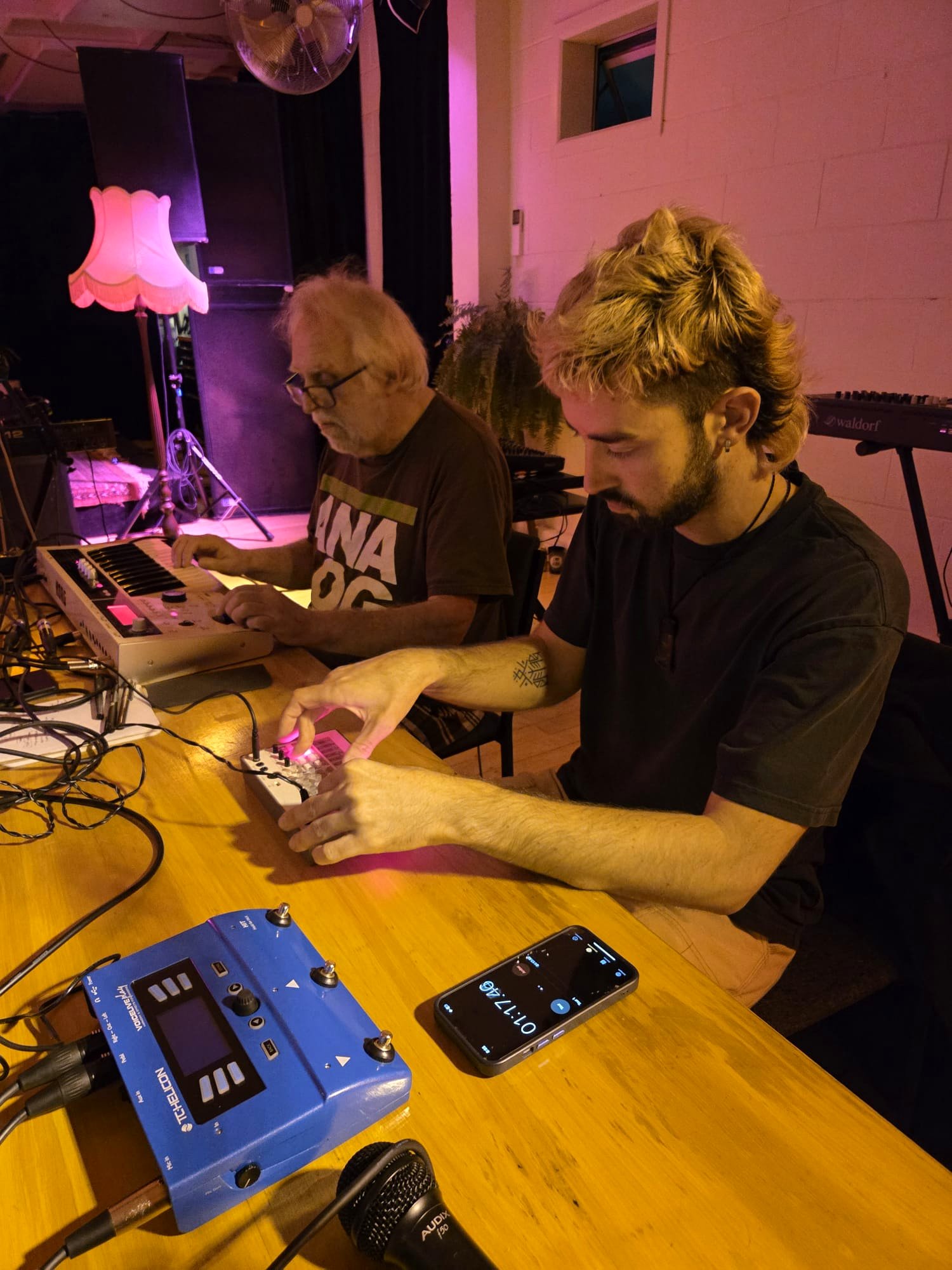 Blend: Electro Acoustic Jam Night