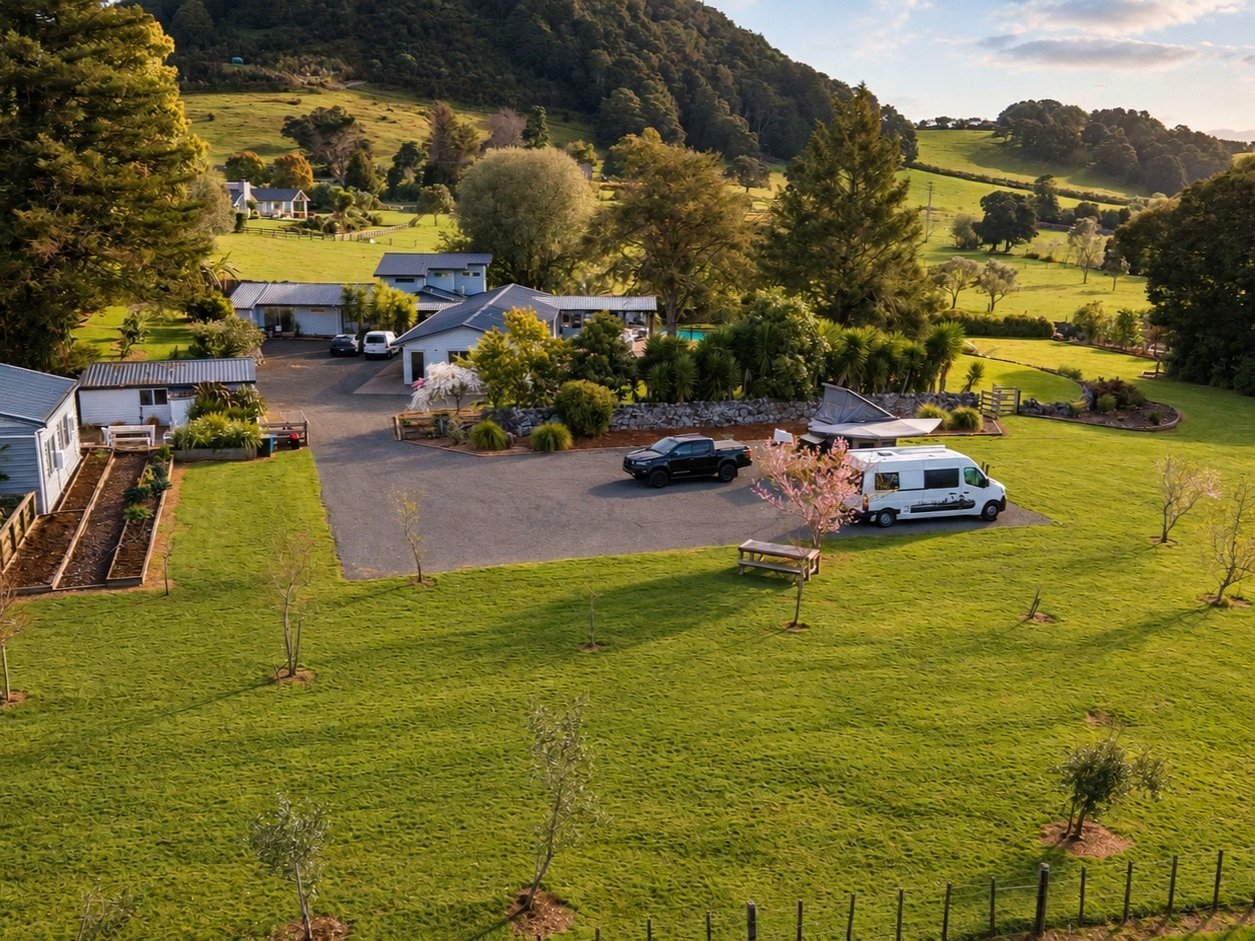 Quiet country park-up near the Tutakaka Coast, with pool, spa & fire pit photo 1