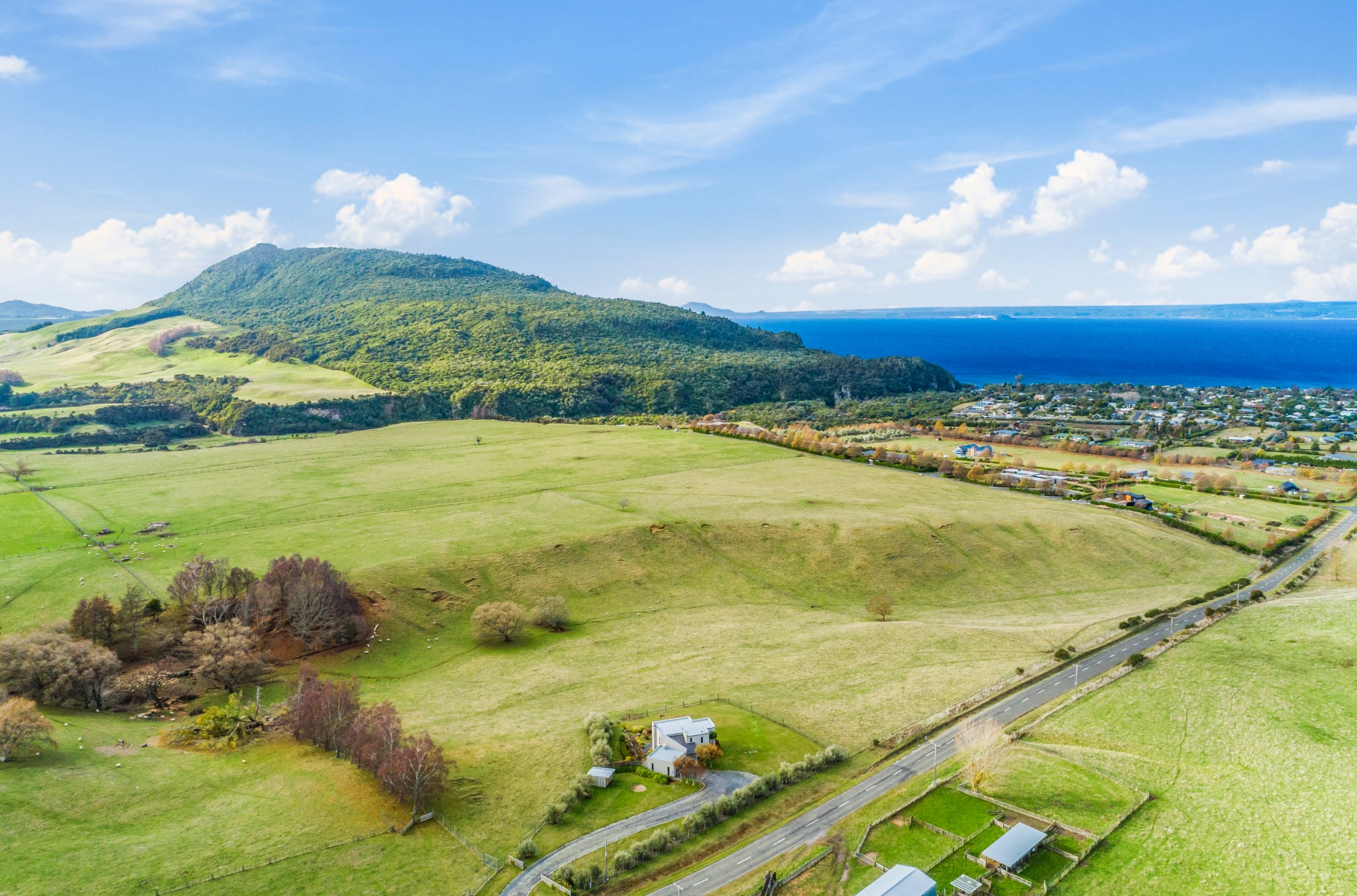 Panoramic Lake Taupo, Mountian Views & activities photo 2