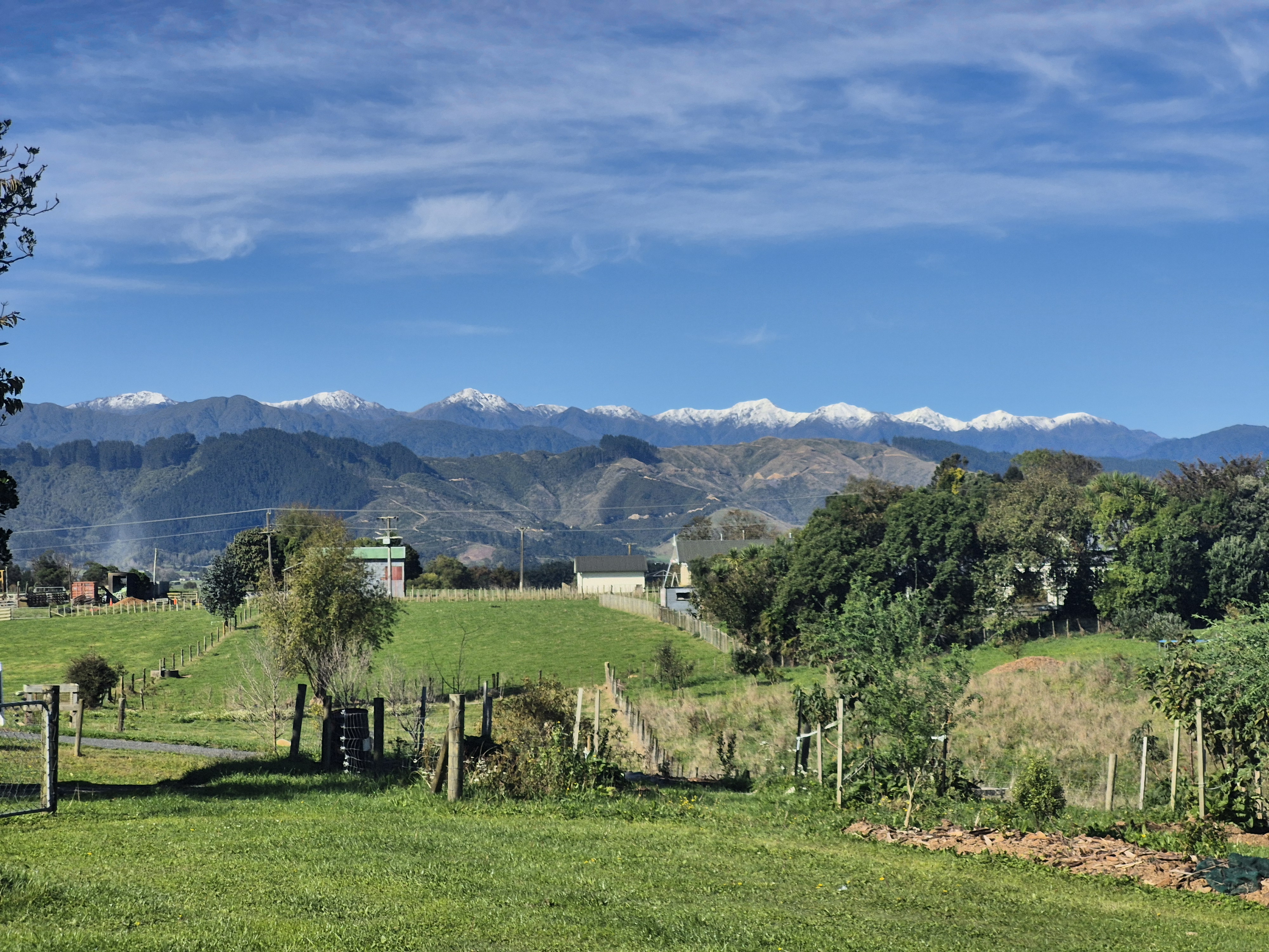 Lifestyle block with mountain views 5 minutes out of town