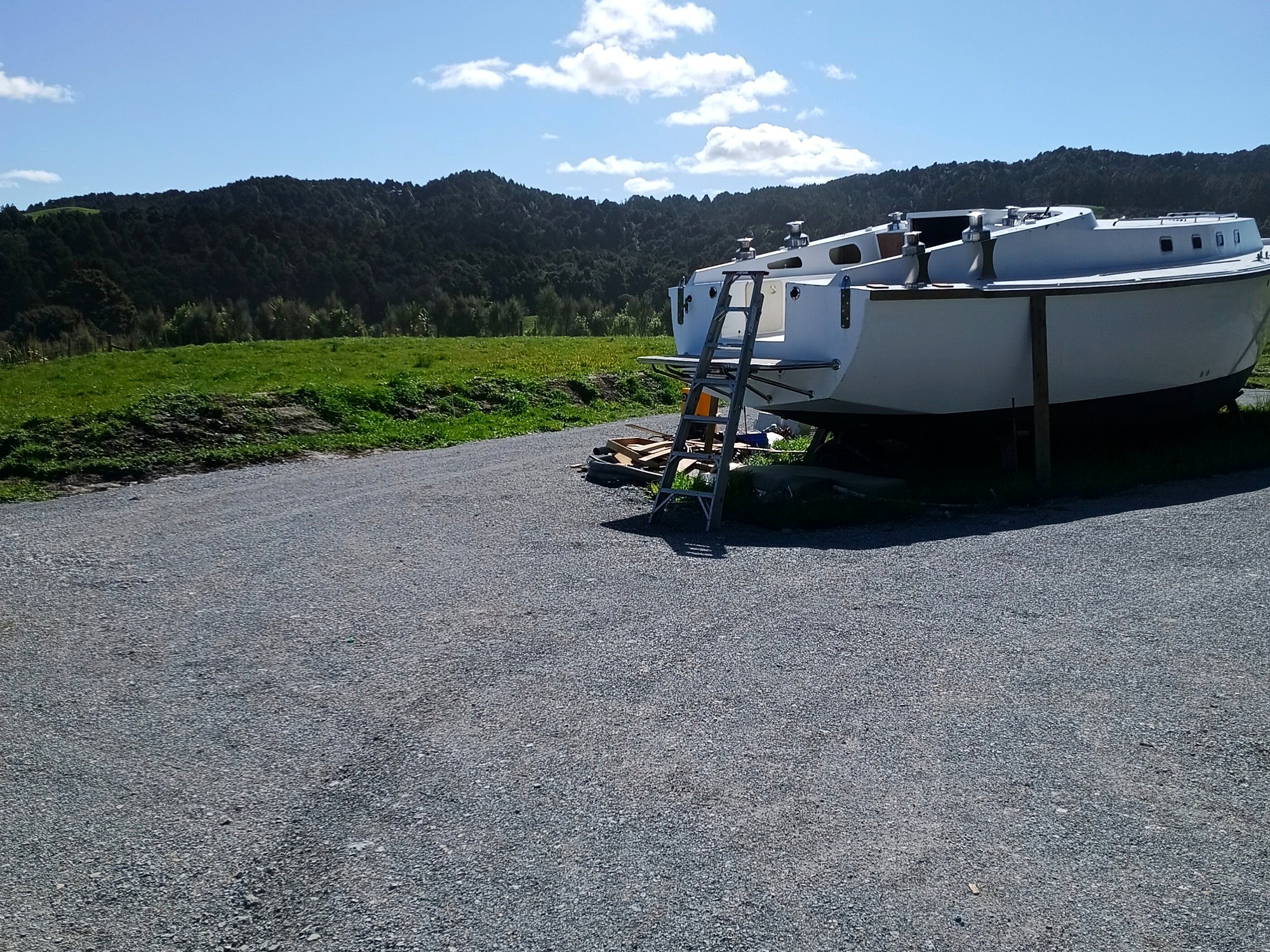 Quiet paddock with native Bush views photo 3