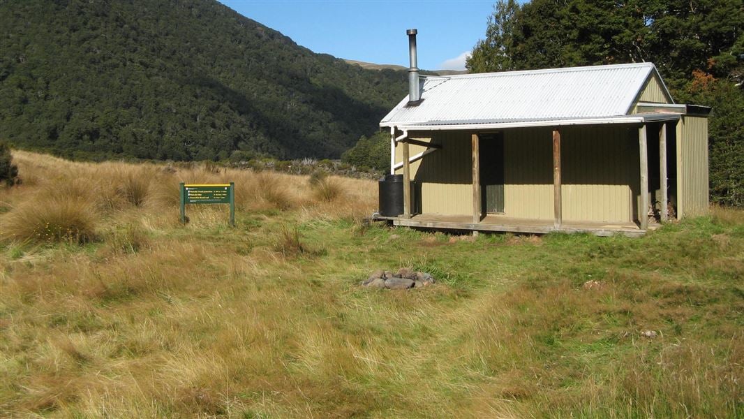 Aparima Hut, hut in Southland