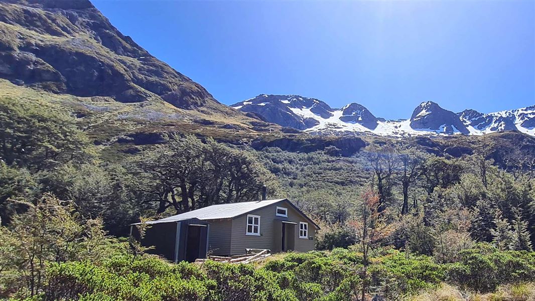 Blue Lake Hut, hut in Tasman