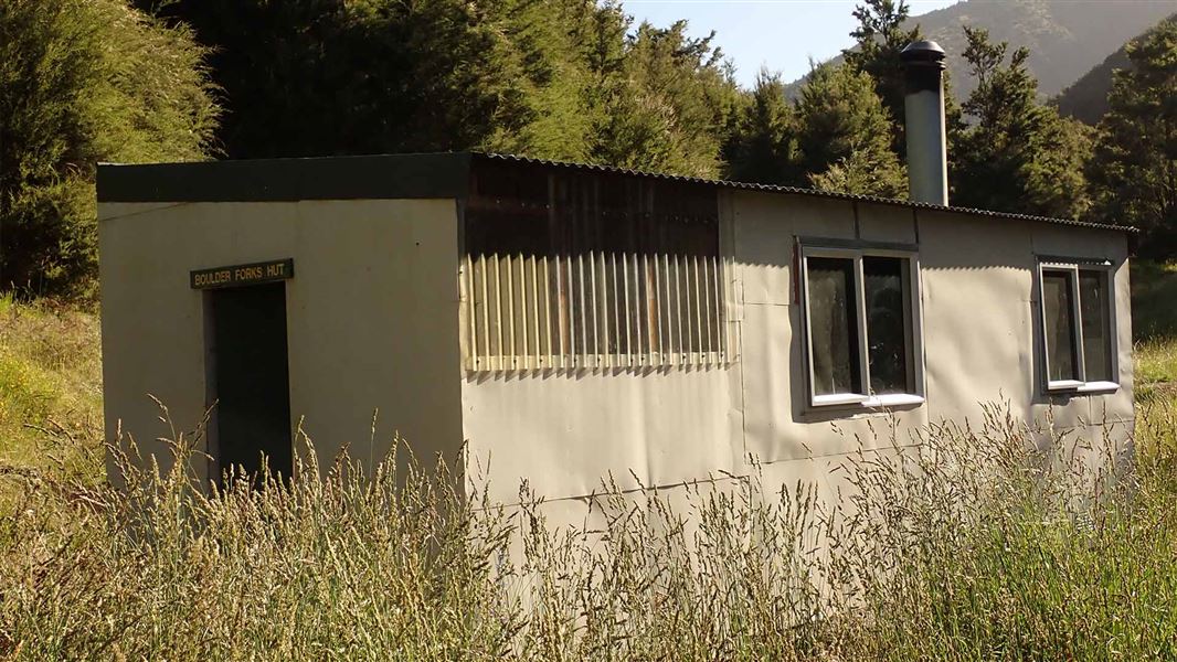 Boulder Forks Hut, hut in Marlborough