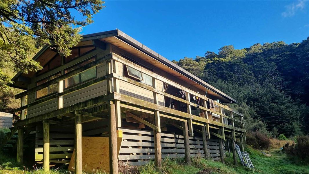 Boyd Hut, hut in Hawke's Bay