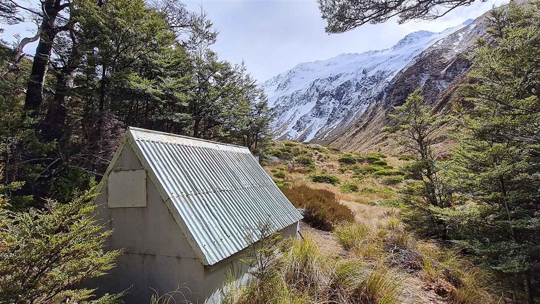 Burn Creek Hut, hut in Tasman