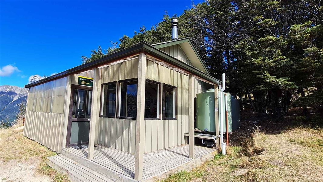 Bushline Hut, hut in Tasman