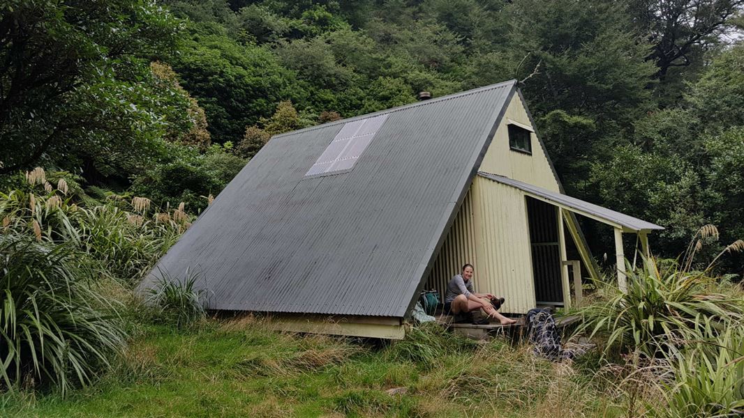 Daphne Hut, hut in Hawke's Bay