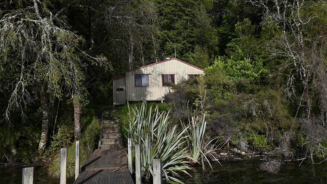 D'Urville Hut, hut in Tasman