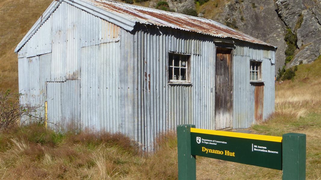 Dynamo Hut, hut in Otago
