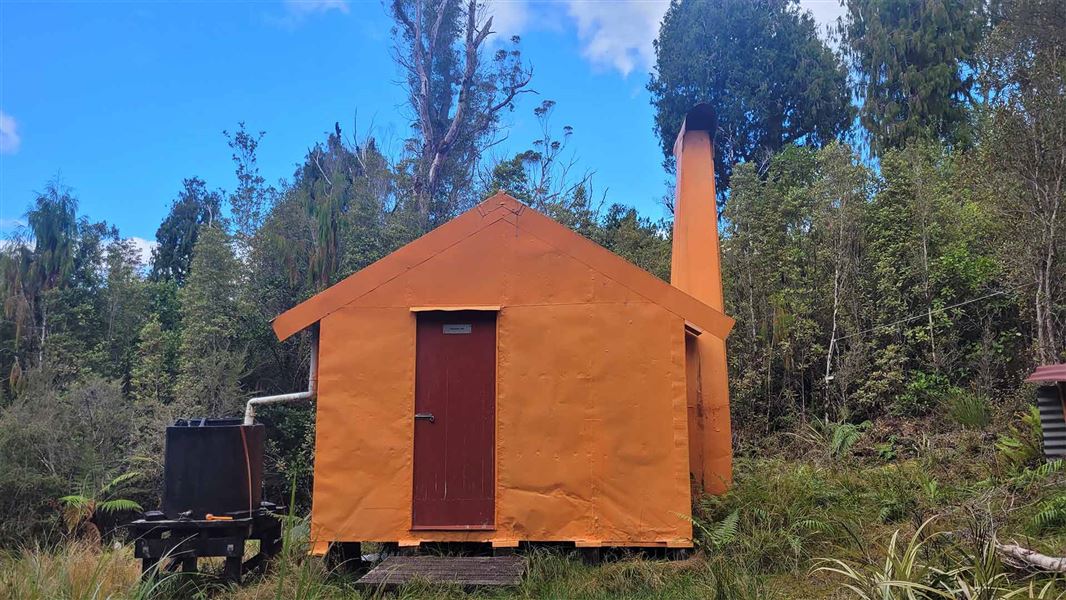 Explorer Hut, hut in West Coast