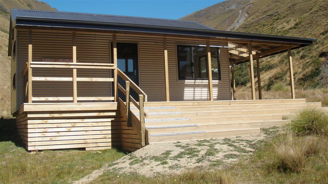 Fern Burn Hut, hut in Otago