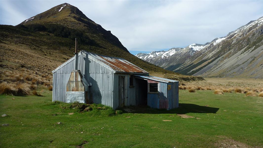 Forks Hut, hut in Southland