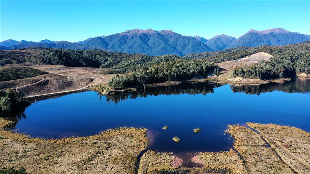 Fossickers Lake Track