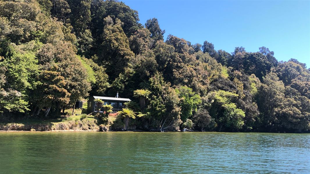 Freds Camp Hut, hut in Southland