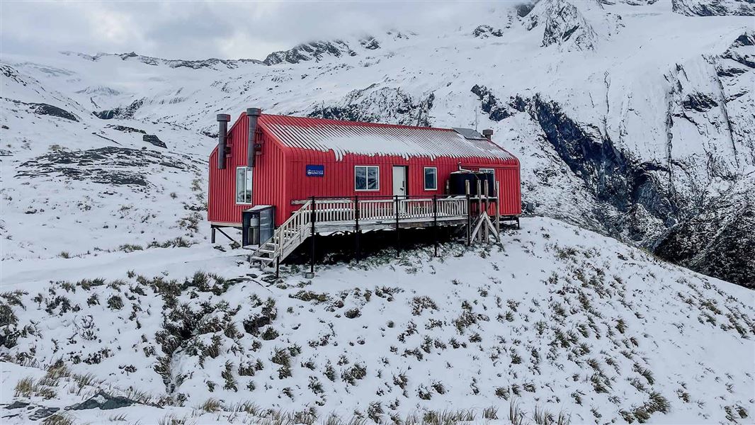 French Ridge Hut, hut in Otago