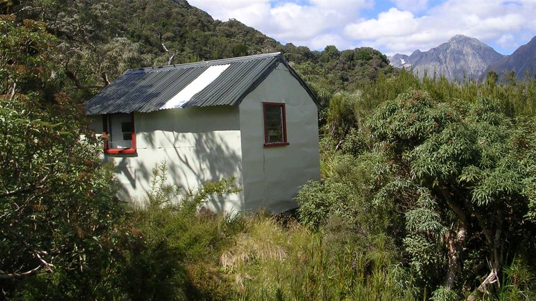 Frisco Hut, hut in West Coast