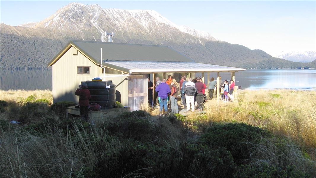 Green Lake Hut, hut in Southland