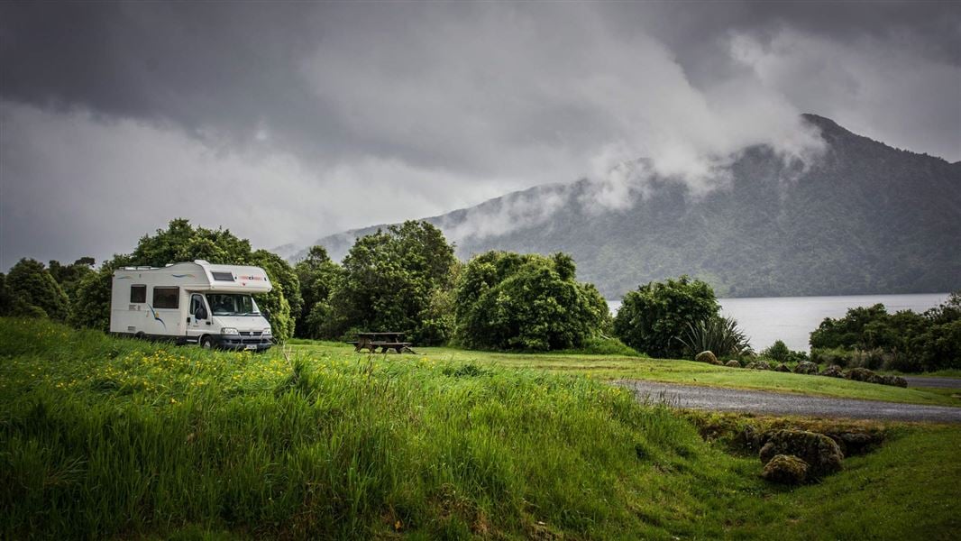 Hans Bay - Lake Kaniere Campsite, campsite in West Coast