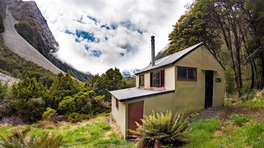 Hopeless Hut, hut in Tasman