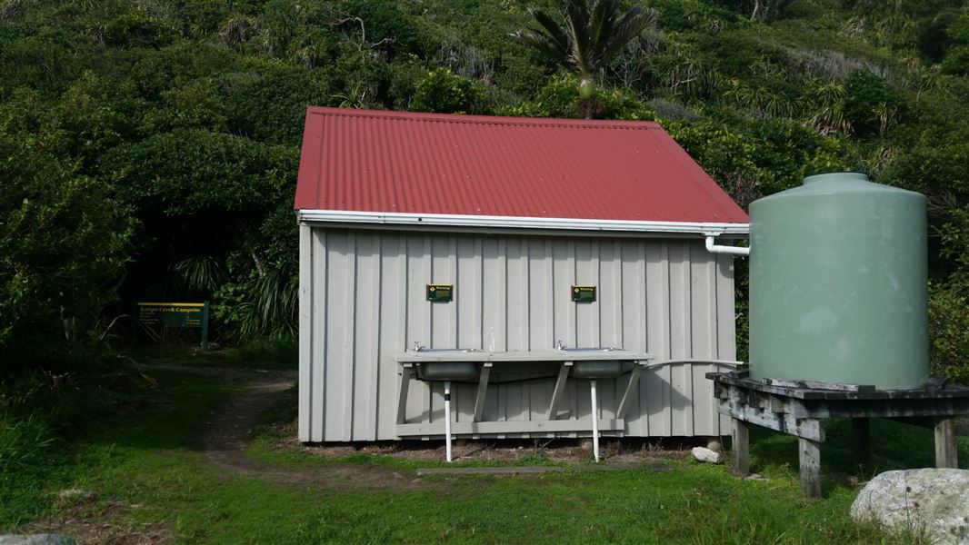 Katipo Creek Shelter Campsite, campsite in West Coast