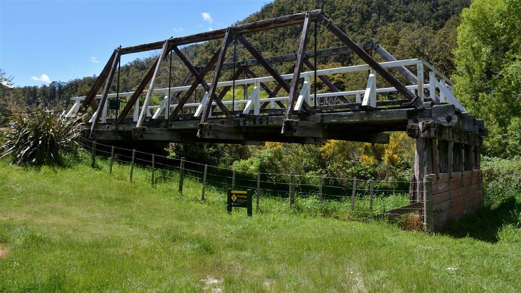 Kawatiri Historic Railway Walk, walk in Tasman