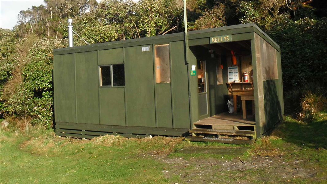 Kellys Hunters Hut, hut in Southland