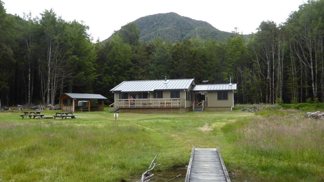 Lake Daniell Campsite, campsite in West Coast