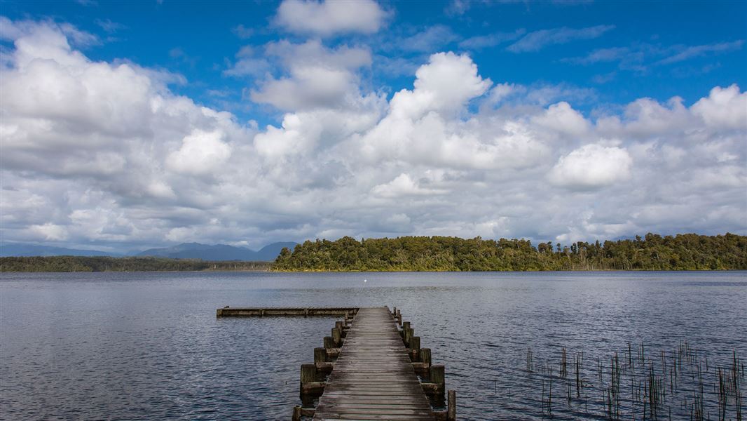 Lake Māhinapua Campsite, campsite in West Coast