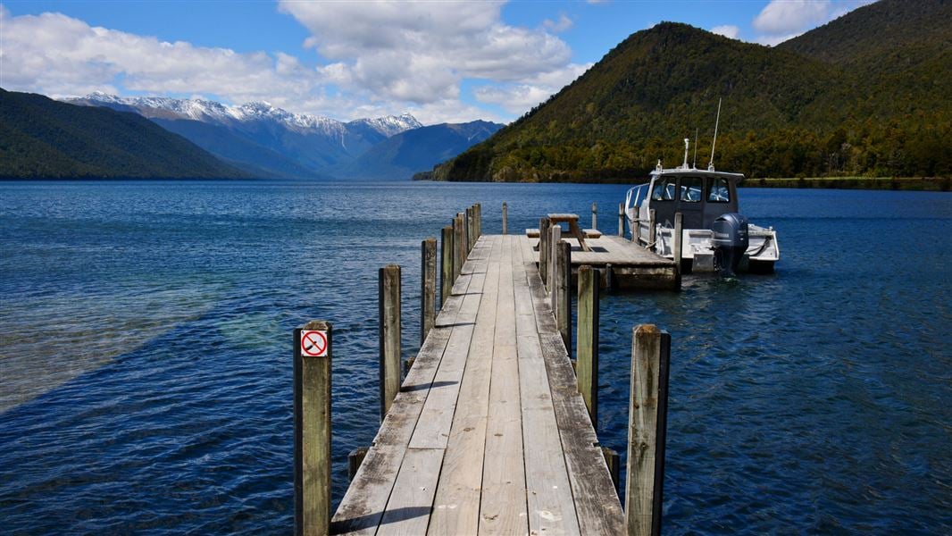 Lake Rotoroa campsite, campsite in Tasman
