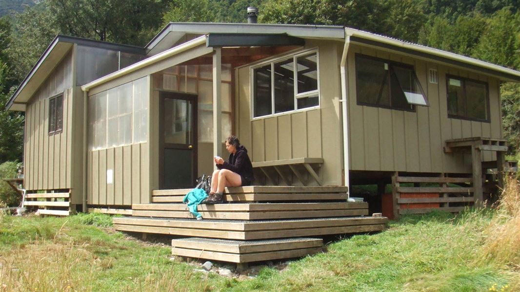 Lakehead Hut, hut in Tasman