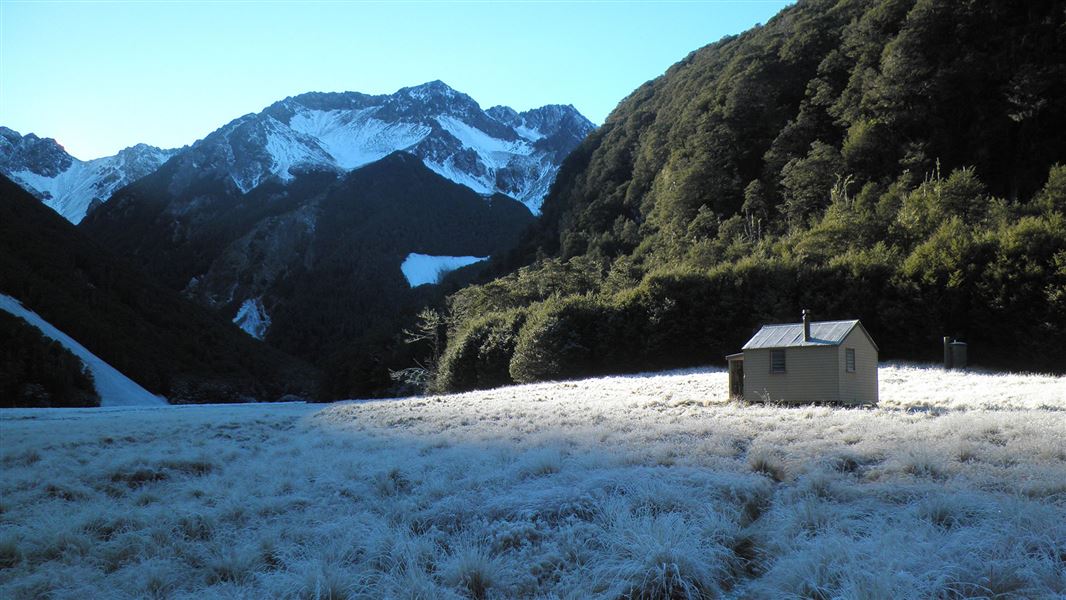 Lees Creek Hut, hut in Marlborough