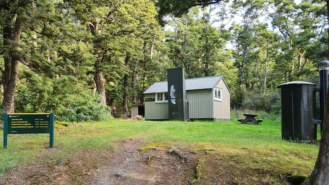Lower Princhester Hut, hut in Southland