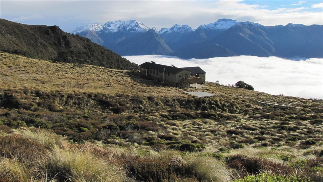 Luxmore Hut, hut in Southland