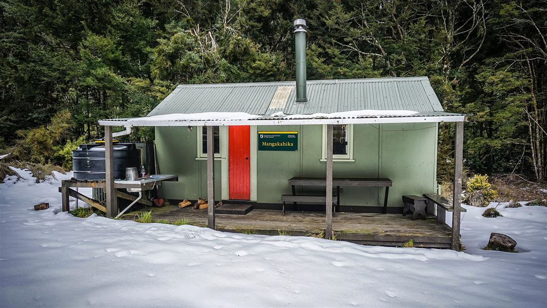 Mangakahika Hut, hut in Hawke's Bay