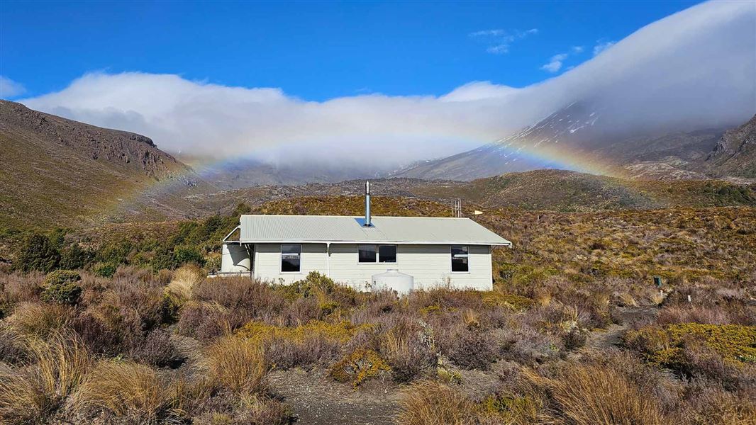 Mangatepopo Hut, hut in Manawatū-Whanganui