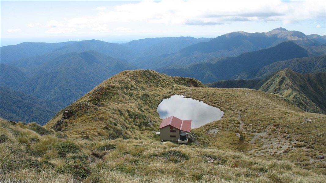 Maungahuka Hut, hut in Wellington