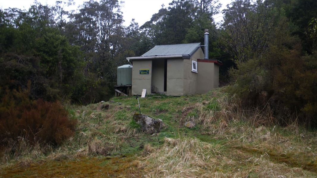 McConchies Hut, hut in Tasman