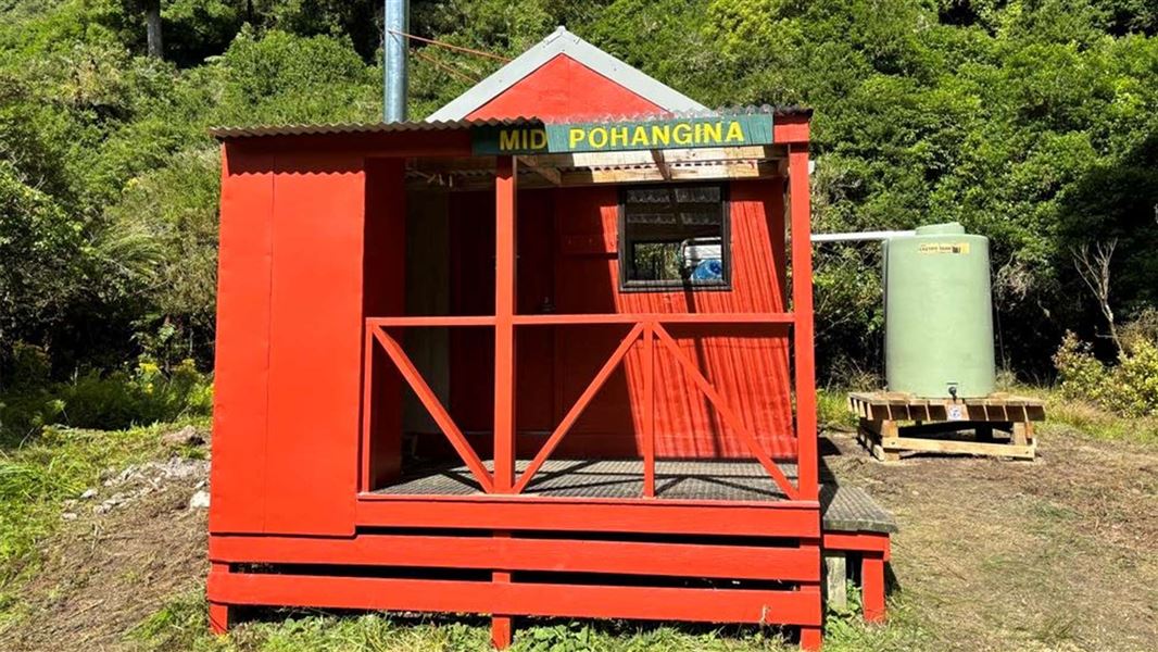 Mid Pohangina Hut, hut in Manawatū-Whanganui