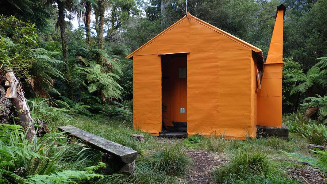Mid Waiohine Hut, hut in Wellington