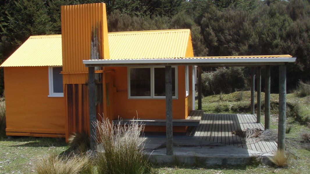 Middle Hill Hut, hut in Hawke's Bay