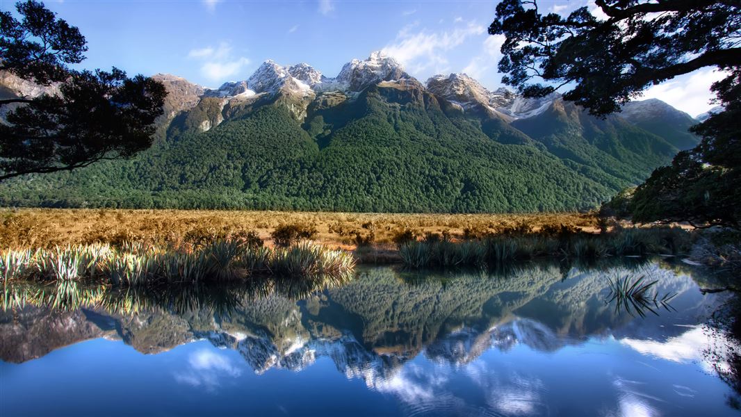 Mirror Lakes Walk