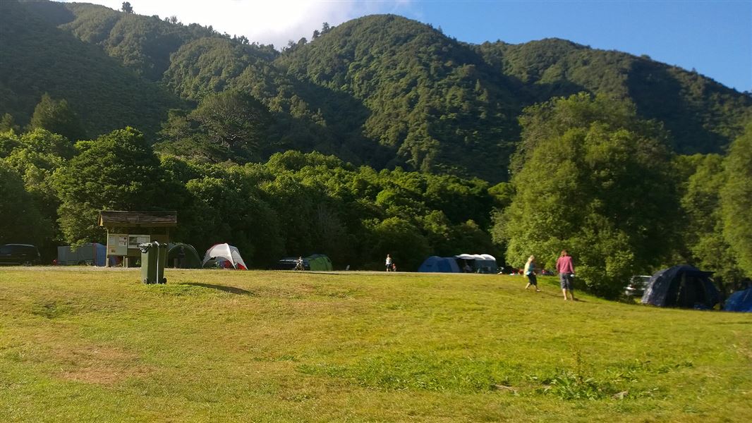 Ōtaki Forks Campsite, campsite in Wellington